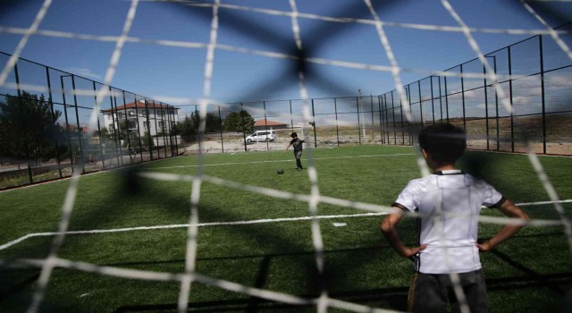 Semt sahaları hizmete sunuldu