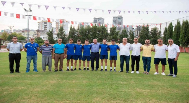 Seyhan Belediyesporlu 5 futbolcu Adana Demirsporda