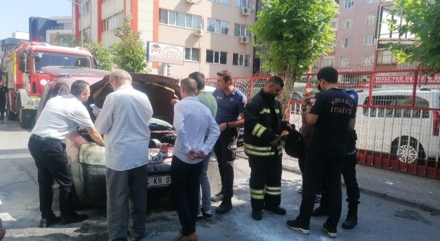 Seyir halindeki araçtan yükselen dumanlar korkuttu