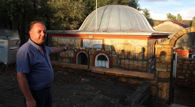 Şifa arayan felç hastaları bu suya akın ediyor