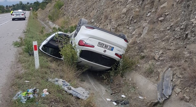 Sinopta otomobil su sanalına devrildi: 5 yaralı