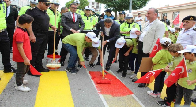 Sinopta yaya geçitlerine kırmızı çizgi