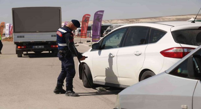 Sivrihisar Hava Gösterilerinde jandarma adeta kuş uçurtmadı
