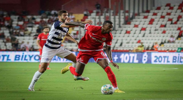 Spor Toto Süper Lig: Antalyaspor: 0 - Kasımpaşa: 1 (İlk yarı)