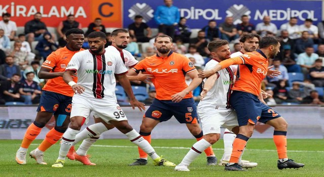 Spor Toto Süper Lig: Başakşehir: 0 - Karagümrük: 0 (İlk yarı)