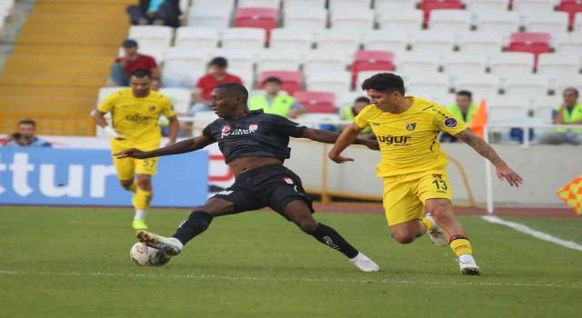 Spor Toto Süper Lig: DG Sivasspor: 0 - İstanbulspor: 0 (İlk yarı)