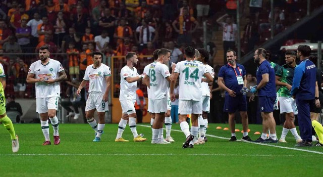 Spor Toto Süper Lig: Galatasaray: 1 - Konyaspor: 1 (İlk yarı)