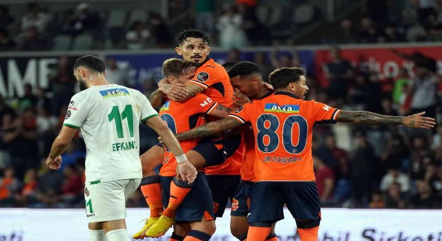 Spor Toto Süper Lig: M. Başakşehir: 1 - Corendon Alanyaspor: 0 (İlk yarı)