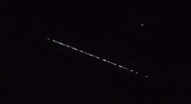Starlink uyduları gökyüzünde süzüldü
