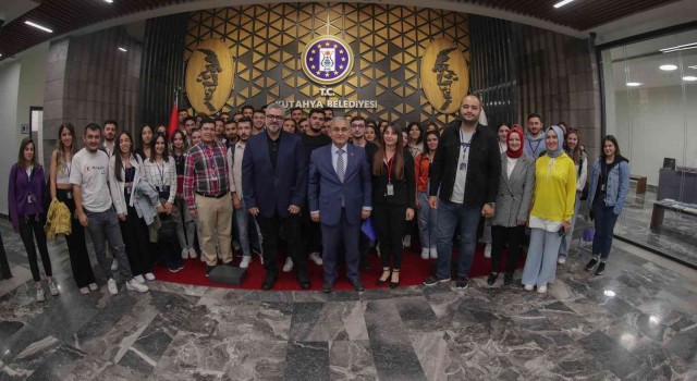 Süleyman Demirel Üniversitesi öğrencileri Kütahyada