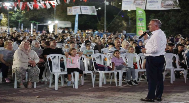 Sultangazi Belediye Başkanı Dursun Sinema Akşamlarının keyfini vatandaşlarla paylaştı