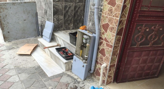 Sultangazide gaz kaçağı paniği: Mahalleli sokağa döküldü