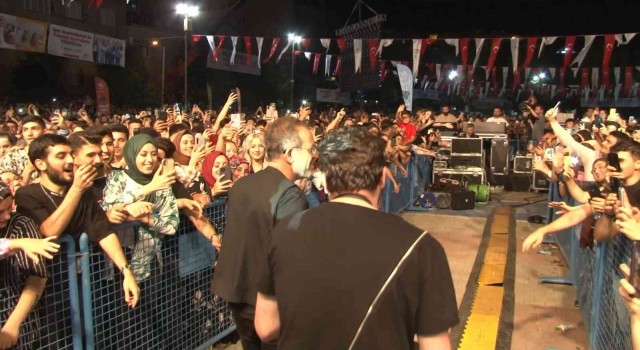 Sultangazililer ‘Genç O Fest etkinliğinde Haluk Leventin şarkılarıyla coştu