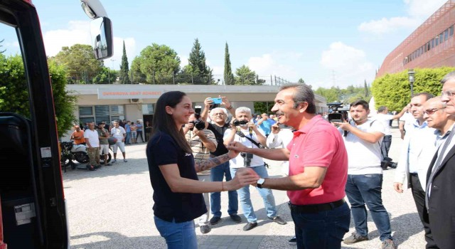 Sultanlar Liginin yeni takımı Çukurova Belediyesi Adana Demirspor Kulübü tanıtıldı