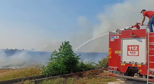 Sumbasta çıkan anız yangını söndürüldü