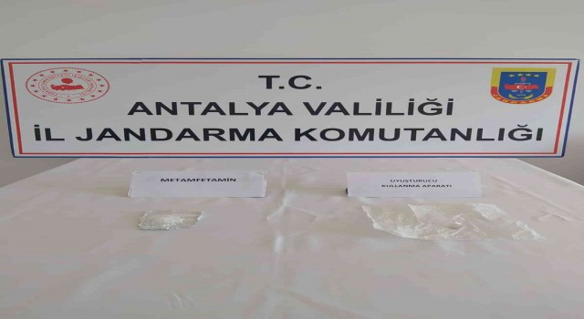 Şüphe üzerine aranan araçtan uyuşturucu çıktı