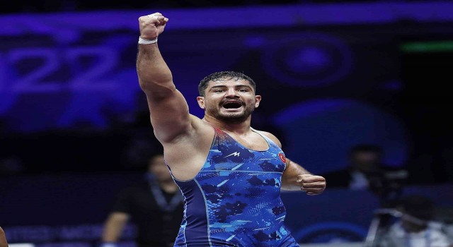 Taha Akgül, Dünya Güreş Şampiyonasında finalde
