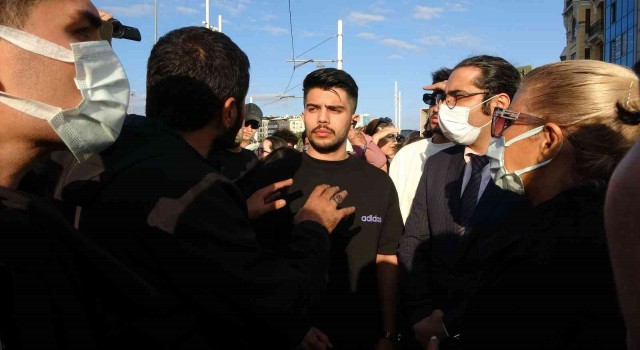 Taksim Meydanında izinsiz toplanan İranlılar Mahsa Amininin şüpheli ölümünü protesto etmek istedi