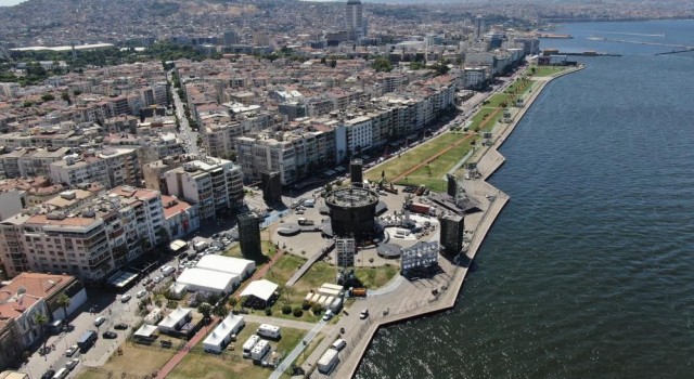 Tarkan konseri Gündoğdu Meydanına taşındı