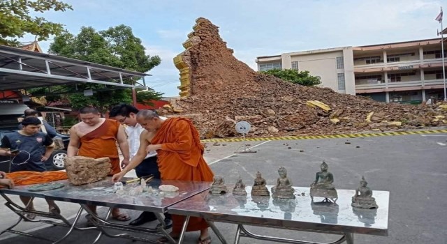 Taylandda 500 yıllık tapınakta çökme