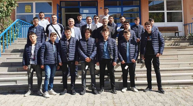 TDED Şenyurtta ve Bağbaşında liseli öğrencileri sevindirdi