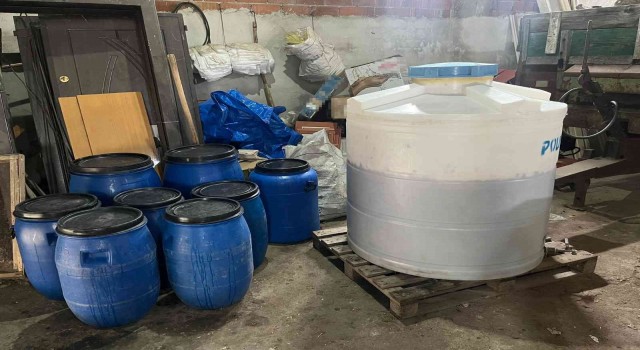 Tekirdağda 2 ton kaçak içki ele geçirildi