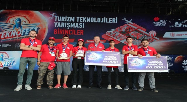 TEKNOFEST ‘Turizm Teknolojileri kategorisinde birincilik HKÜlü öğrencilerin