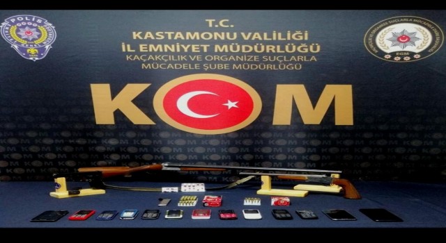 Telefon kaçakçılarına operasyon: 3 gözaltı