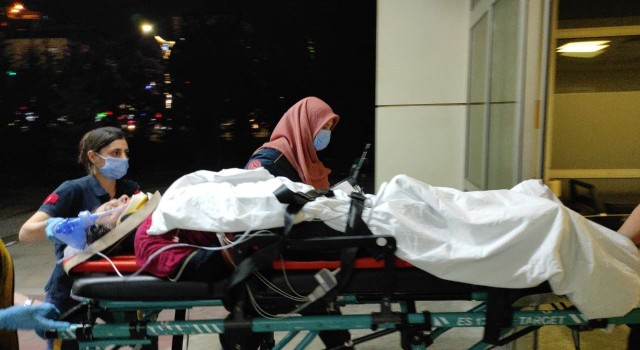 Temizlikçisini evine bırakmak isterken dehşeti yaşadılar: 1i ağır 2 yaralı