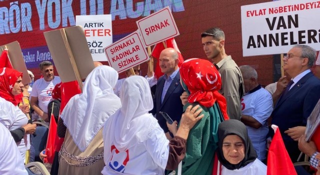 Terörle mücadele eden ailelerin evlat nöbeti 4üncü yılında