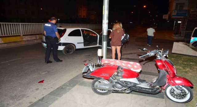 Ters yöne giren motosiklet otomobille çarpıştı: 1 yaralı