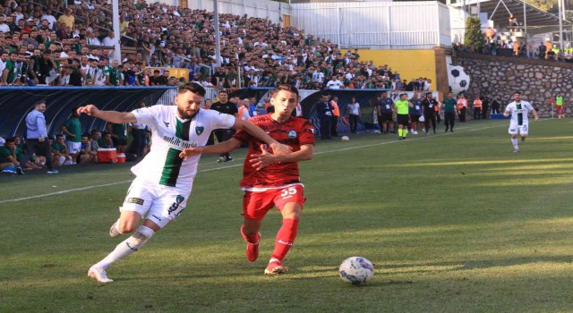 TFF 2. Lig: Kocaelispor: 0 - Serik Belediyespor: 0