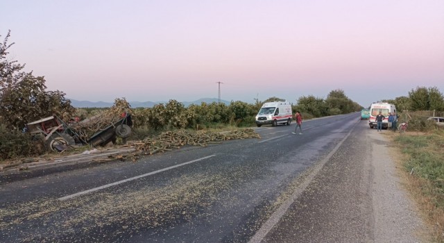 Tirede kamyon traktöre arkadan çarptı: 1 ölü, 1 yaralı