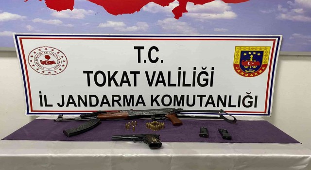 Tokatta kalaşnikof tüfek ele geçirildi