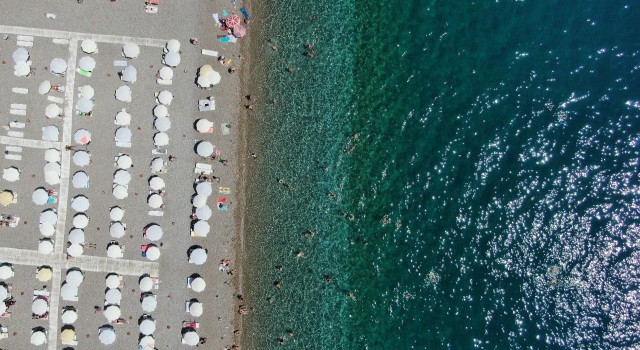 Turizm kenti Antalyanın sahillerinde okul öncesi yoğunluk