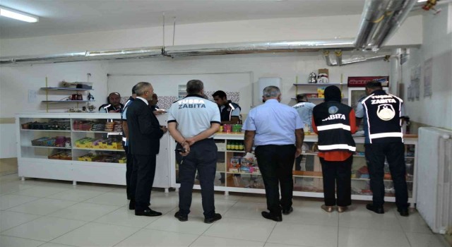 Tuşba Belediyesi ekiplerinden kantin denetimi