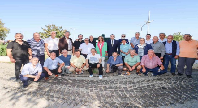 Tutuk, Yalova Belediyesinin çalışmalarını vatandaşlara anlatıyor
