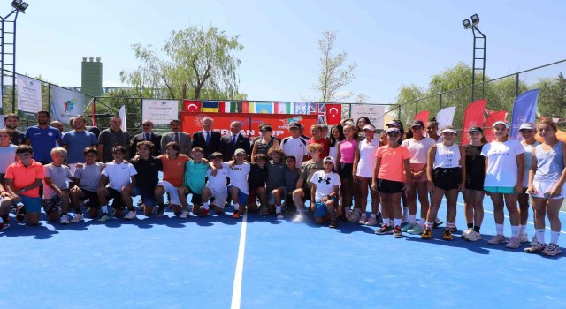 Uluslararası Erzincan Ergan Cup (Tennis Europe) Turnuvası başladı