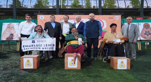 Ümraniyede 6. Geleneksel Türk Okçuluğu Festivali Bilal Erdoğanın katılımıyla gerçekleşti