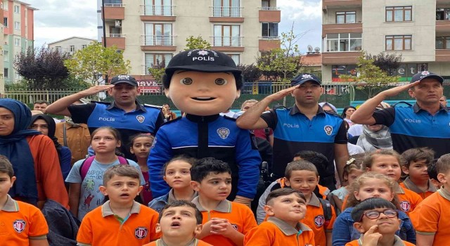 Ümraniyede, Polis maskotu ‘Cesur, çocuklarla buluştu