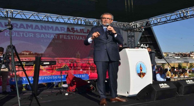Ünal, “İzmirde Büyükşehir belediye başkanının kurtuluş gününde düşmanca hareket içerisinde olan Yunana haddini bil demesini beklerdik”