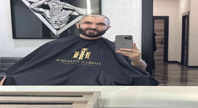 Ünlü kuaför İstanbulda saç ektirdi