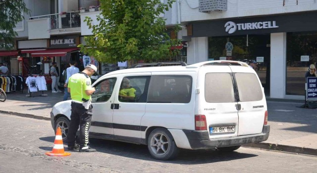 Uşakta bin 337 sürücüye para cezası kesildi