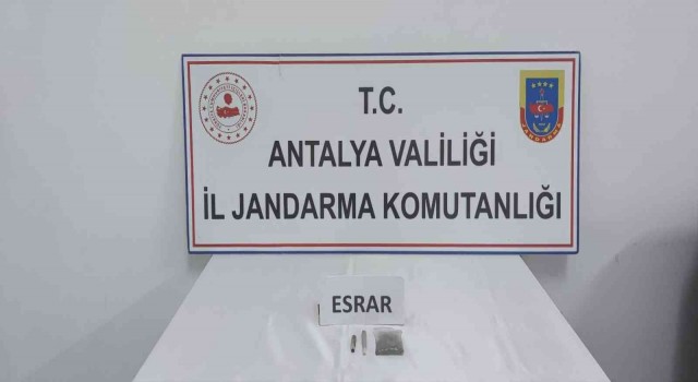 Uyuşturucu sakız kutusundan çıktı