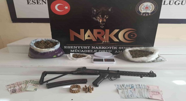 Uyuşturucu şüphelisinin evinden otomatik tüfek çıktı