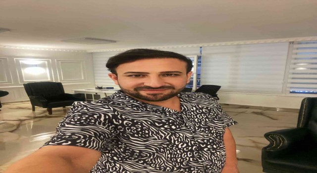 Uzman estetisyen Zübeyir Dalmıştan kadınlara kalıcı kaş tasarımı önerisi