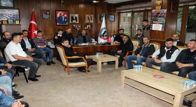Üzülmezli madencilerden Yeşil ve Demire destek