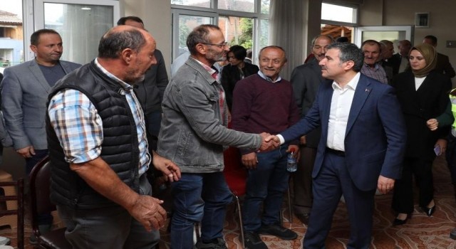 Vali Atay ihtiyaçları yerinde tespit ediyor