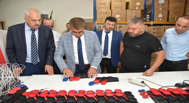 Vali Gürel Öğlebeli Sanayi Sitesindeki esnaflarla bir araya geldi
