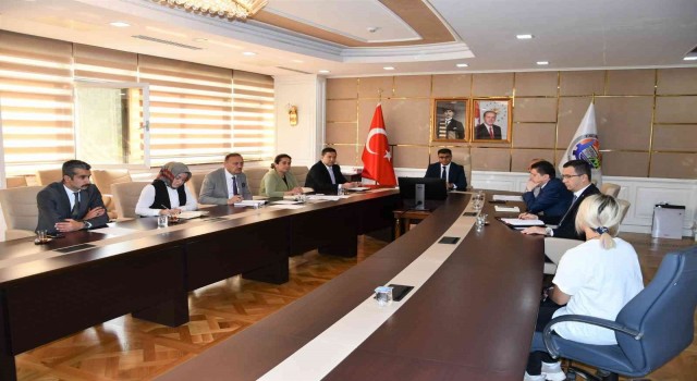 Vali Gürel, vatandaşların sorunlarını dinleme devam ediyor